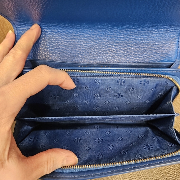 Tory Burch 💙 Britten Duo Envelope Long Continental Snap Closure Leather Wallet - Picture 10 of 16
